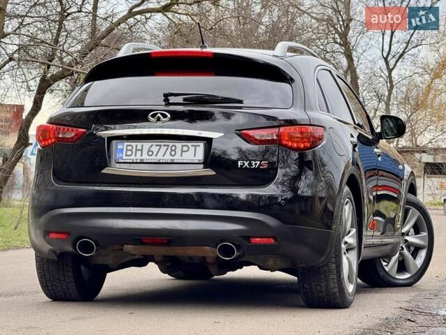 Чорний Інфініті FX 37, об'ємом двигуна 3.7 л та пробігом 211 тис. км за 16900 $, фото 24 на Automoto.ua