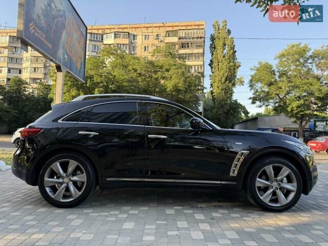 Черный Инфинити FX 37, объемом двигателя 3.7 л и пробегом 211 тыс. км за 16800 $, фото 6 на Automoto.ua