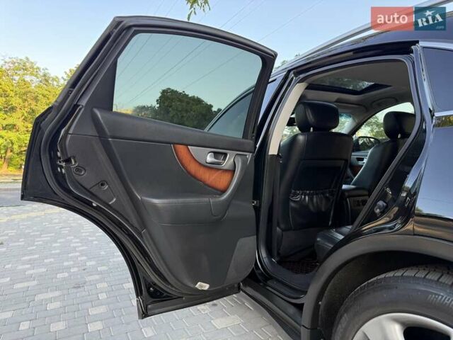 Черный Инфинити FX 37, объемом двигателя 3.7 л и пробегом 211 тыс. км за 16800 $, фото 52 на Automoto.ua