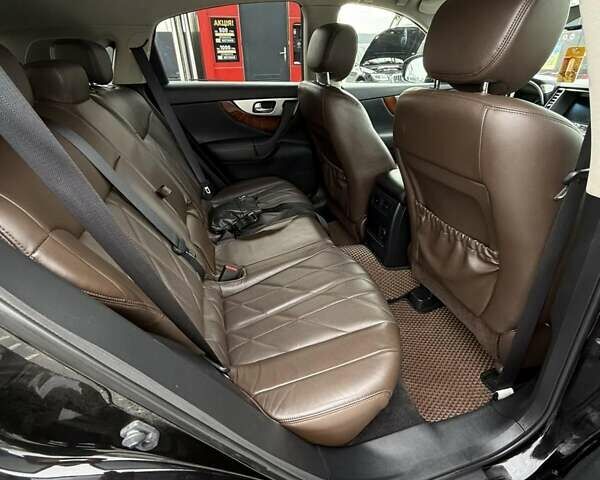 Черный Инфинити FX 37, объемом двигателя 3.7 л и пробегом 172 тыс. км за 17700 $, фото 15 на Automoto.ua