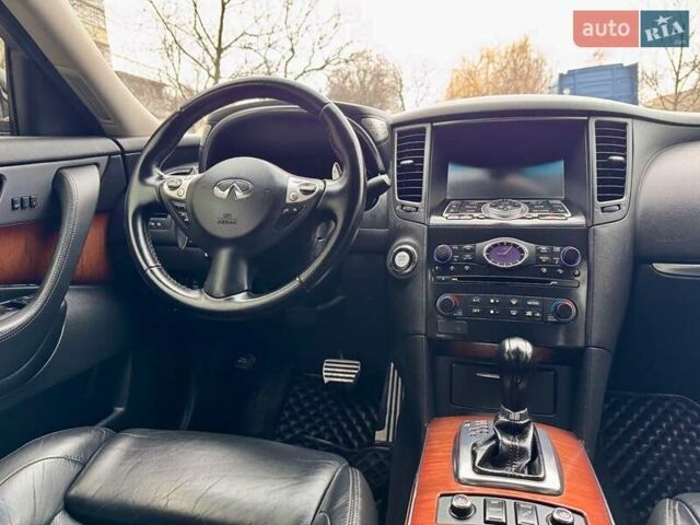 Чорний Інфініті FX 37, об'ємом двигуна 3.7 л та пробігом 211 тис. км за 16900 $, фото 71 на Automoto.ua