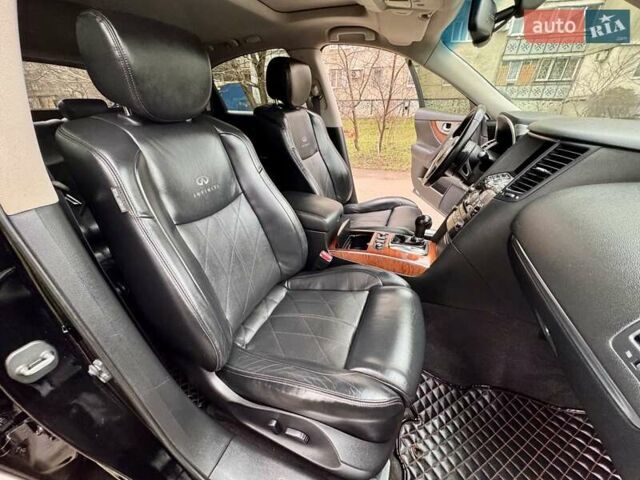 Чорний Інфініті FX 37, об'ємом двигуна 3.7 л та пробігом 211 тис. км за 16900 $, фото 45 на Automoto.ua