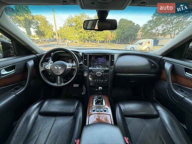 Черный Инфинити FX 37, объемом двигателя 3.7 л и пробегом 211 тыс. км за 16800 $, фото 58 на Automoto.ua