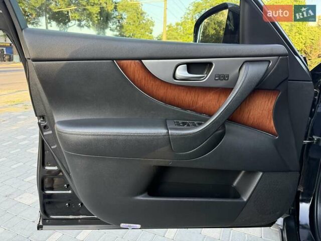 Черный Инфинити FX 37, объемом двигателя 3.7 л и пробегом 211 тыс. км за 16800 $, фото 35 на Automoto.ua