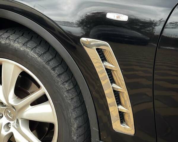 Черный Инфинити FX 37, объемом двигателя 3.7 л и пробегом 199 тыс. км за 15300 $, фото 12 на Automoto.ua