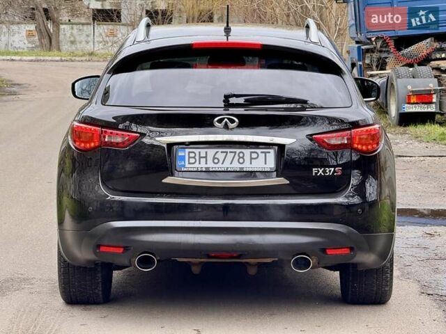 Чорний Інфініті FX 37, об'ємом двигуна 3.7 л та пробігом 211 тис. км за 16900 $, фото 11 на Automoto.ua