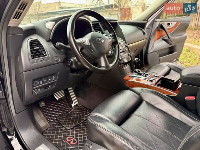 Чорний Інфініті FX 37, об'ємом двигуна 3.7 л та пробігом 211 тис. км за 16900 $, фото 53 на Automoto.ua