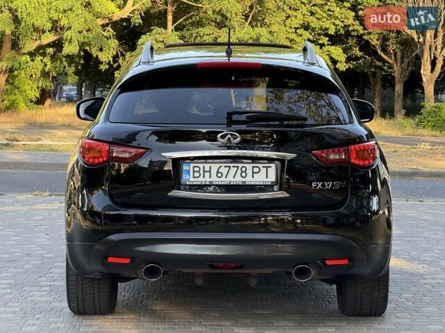 Черный Инфинити FX 37, объемом двигателя 3.7 л и пробегом 211 тыс. км за 16800 $, фото 7 на Automoto.ua