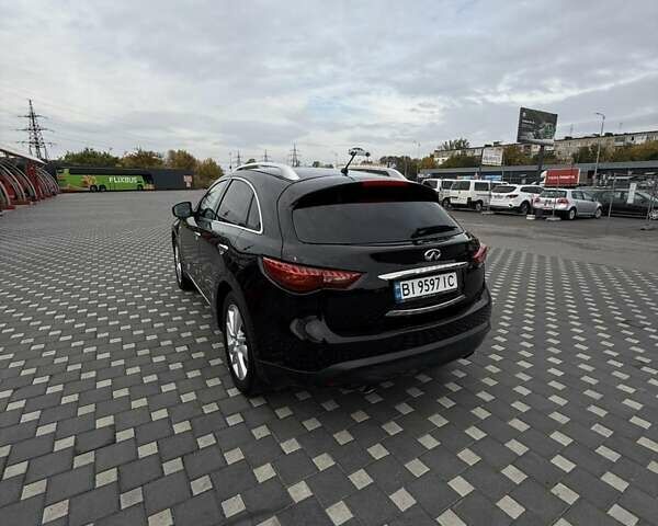 Черный Инфинити FX 37, объемом двигателя 3.7 л и пробегом 172 тыс. км за 17700 $, фото 24 на Automoto.ua