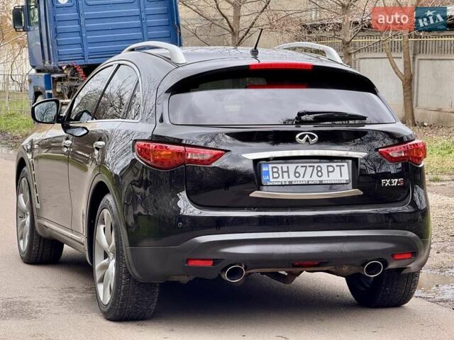 Чорний Інфініті FX 37, об'ємом двигуна 3.7 л та пробігом 211 тис. км за 16900 $, фото 12 на Automoto.ua