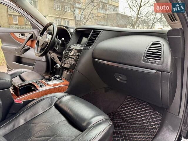 Чорний Інфініті FX 37, об'ємом двигуна 3.7 л та пробігом 211 тис. км за 16900 $, фото 44 на Automoto.ua