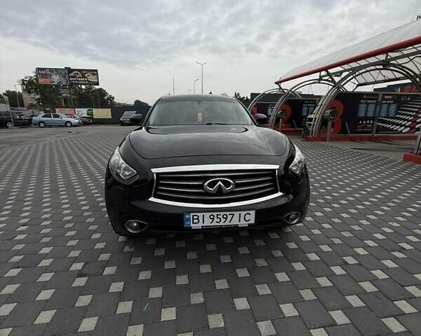 Черный Инфинити FX 37, объемом двигателя 3.7 л и пробегом 172 тыс. км за 17700 $, фото 2 на Automoto.ua