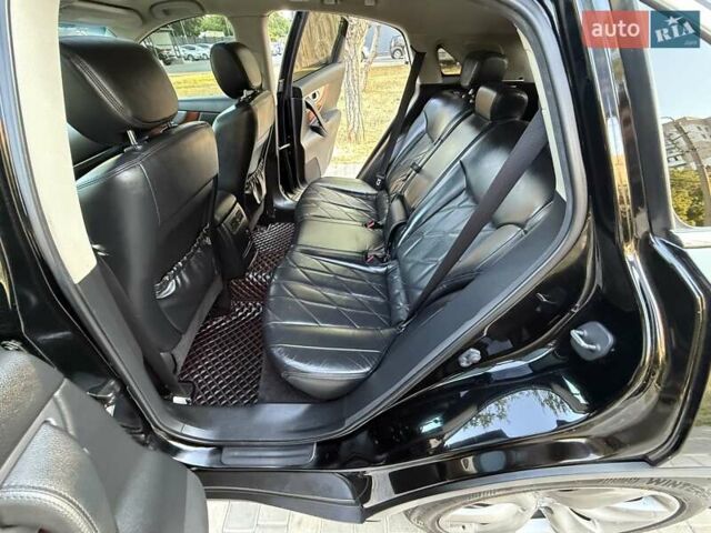 Черный Инфинити FX 37, объемом двигателя 3.7 л и пробегом 211 тыс. км за 16800 $, фото 39 на Automoto.ua