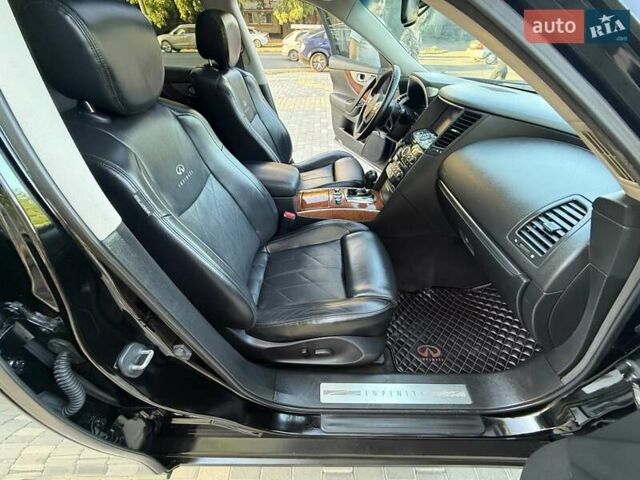 Черный Инфинити FX 37, объемом двигателя 3.7 л и пробегом 211 тыс. км за 16800 $, фото 51 на Automoto.ua