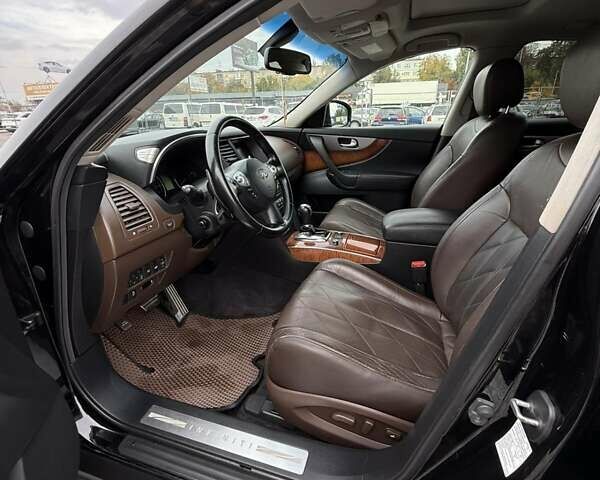 Черный Инфинити FX 37, объемом двигателя 3.7 л и пробегом 172 тыс. км за 17700 $, фото 18 на Automoto.ua