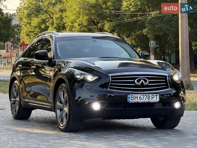 Черный Инфинити FX 37, объемом двигателя 3.7 л и пробегом 211 тыс. км за 16800 $, фото 67 на Automoto.ua