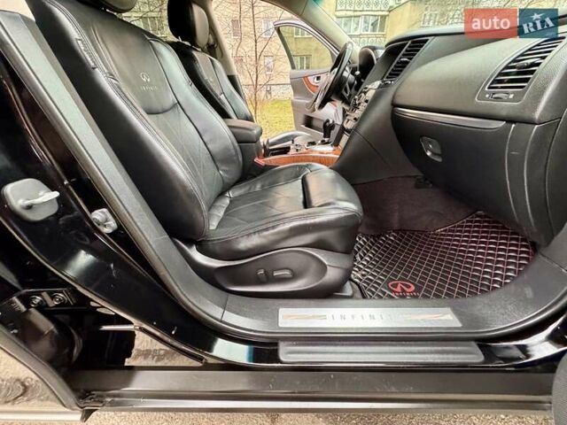 Чорний Інфініті FX 37, об'ємом двигуна 3.7 л та пробігом 211 тис. км за 16900 $, фото 46 на Automoto.ua