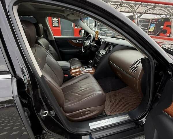 Черный Инфинити FX 37, объемом двигателя 3.7 л и пробегом 172 тыс. км за 17700 $, фото 8 на Automoto.ua