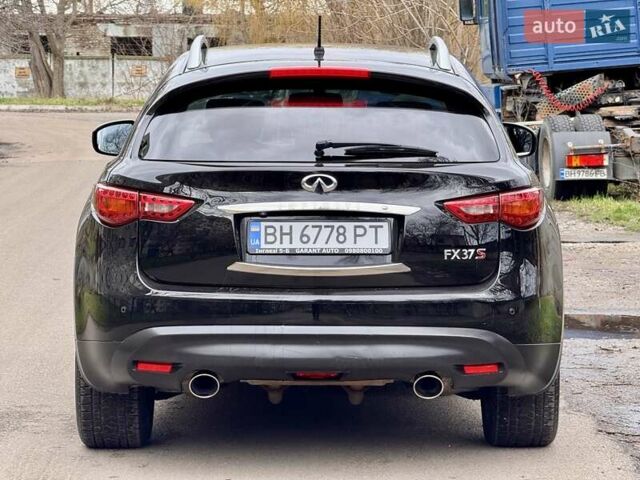 Чорний Інфініті FX 37, об'ємом двигуна 3.7 л та пробігом 211 тис. км за 16900 $, фото 14 на Automoto.ua