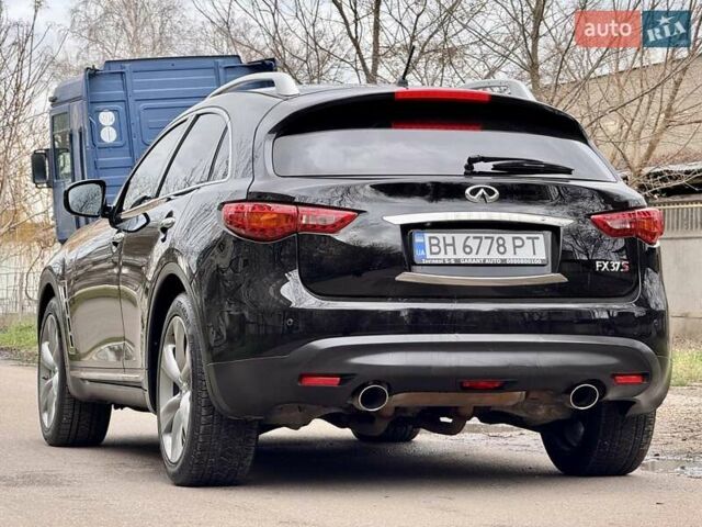 Чорний Інфініті FX 37, об'ємом двигуна 3.7 л та пробігом 211 тис. км за 16900 $, фото 17 на Automoto.ua