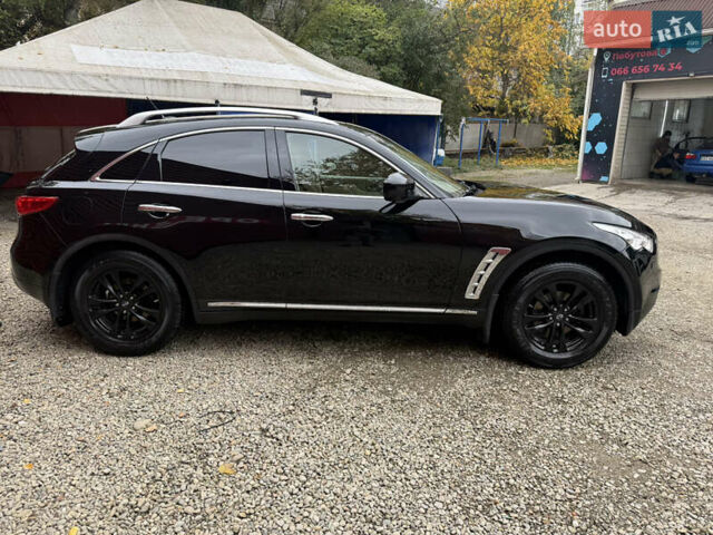 Черный Инфинити FX 37, объемом двигателя 3.7 л и пробегом 226 тыс. км за 16300 $, фото 12 на Automoto.ua