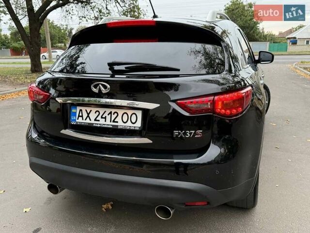 Чорний Інфініті FX 37, об'ємом двигуна 3.7 л та пробігом 178 тис. км за 16750 $, фото 9 на Automoto.ua