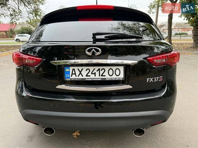 Чорний Інфініті FX 37, об'ємом двигуна 3.7 л та пробігом 178 тис. км за 16750 $, фото 8 на Automoto.ua