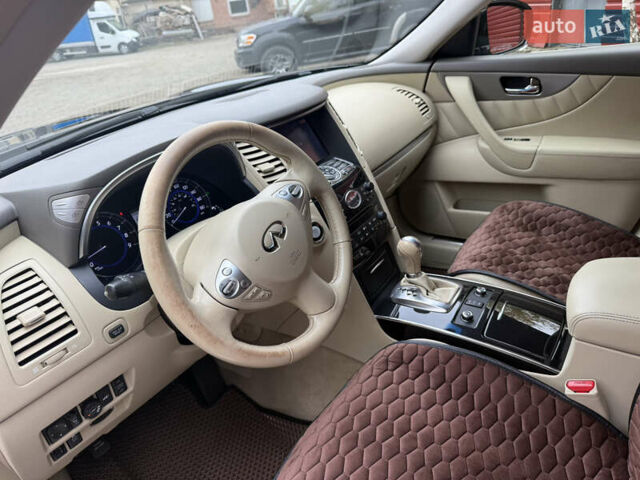 Черный Инфинити FX 37, объемом двигателя 3.7 л и пробегом 226 тыс. км за 16300 $, фото 3 на Automoto.ua