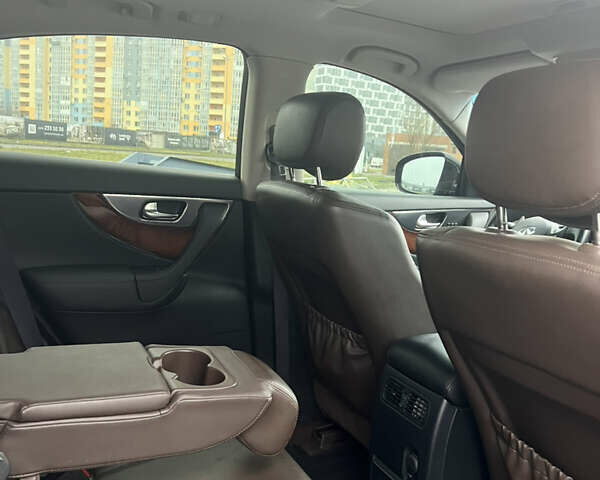 Коричневый Инфинити FX 37, объемом двигателя 3.7 л и пробегом 67 тыс. км за 25000 $, фото 12 на Automoto.ua