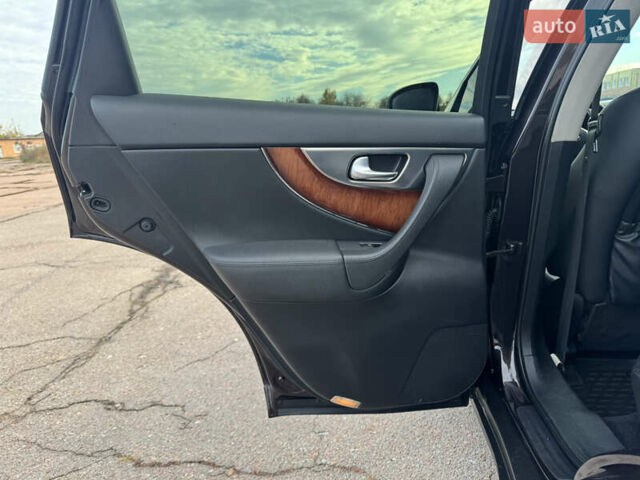 Инфинити FX 37 2010 в Киеве на Automoto.ua Коричневый Инфинити FX 37, объемом двигателя 3.7 л и пробегом 235 тыс. км за 13999 $, фото 33 на Automoto.ua