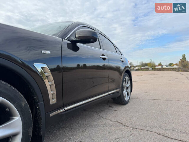 Инфинити FX 37 2010 в Киеве на Automoto.ua Коричневый Инфинити FX 37, объемом двигателя 3.7 л и пробегом 235 тыс. км за 13999 $, фото 23 на Automoto.ua