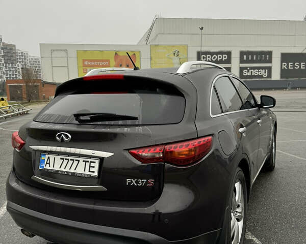 Коричневый Инфинити FX 37, объемом двигателя 3.7 л и пробегом 67 тыс. км за 25000 $, фото 4 на Automoto.ua