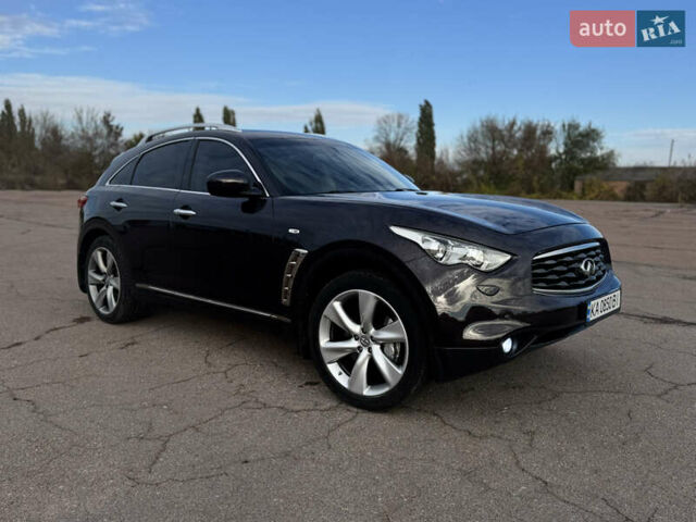 Инфинити FX 37 2010 в Киеве на Automoto.ua Коричневый Инфинити FX 37, объемом двигателя 3.7 л и пробегом 235 тыс. км за 13999 $, фото 13 на Automoto.ua