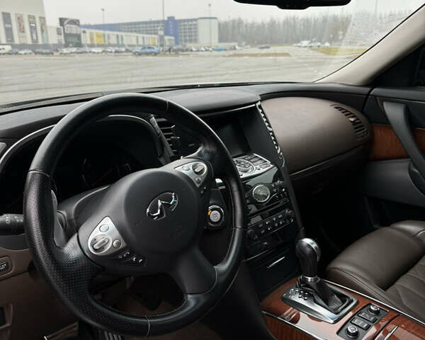 Коричневый Инфинити FX 37, объемом двигателя 3.7 л и пробегом 67 тыс. км за 25000 $, фото 22 на Automoto.ua