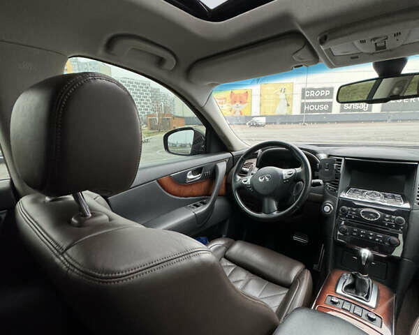 Коричневый Инфинити FX 37, объемом двигателя 3.7 л и пробегом 67 тыс. км за 25000 $, фото 17 на Automoto.ua