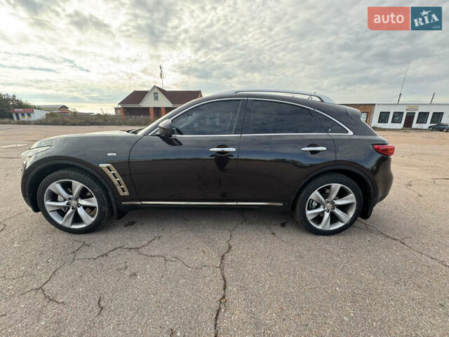 Инфинити FX 37 2010 в Киеве на Automoto.ua Коричневый Инфинити FX 37, объемом двигателя 3.7 л и пробегом 235 тыс. км за 13999 $, фото 25 на Automoto.ua