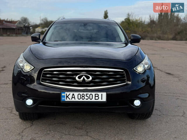 Инфинити FX 37 2010 в Киеве на Automoto.ua Коричневый Инфинити FX 37, объемом двигателя 3.7 л и пробегом 235 тыс. км за 13999 $, фото 1 на Automoto.ua