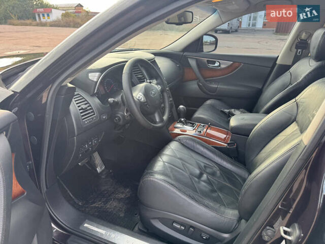 Инфинити FX 37 2010 в Киеве на Automoto.ua Коричневый Инфинити FX 37, объемом двигателя 3.7 л и пробегом 235 тыс. км за 13999 $, фото 34 на Automoto.ua