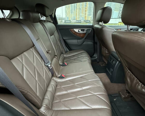 Коричневый Инфинити FX 37, объемом двигателя 3.7 л и пробегом 67 тыс. км за 25000 $, фото 10 на Automoto.ua