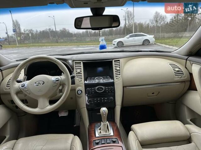 Коричневый Инфинити FX 37, объемом двигателя 3.7 л и пробегом 145 тыс. км за 13900 $, фото 20 на Automoto.ua