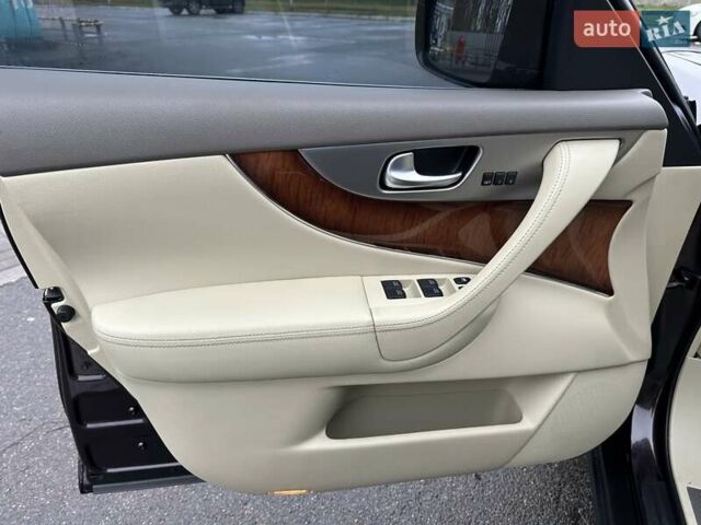 Коричневый Инфинити FX 37, объемом двигателя 3.7 л и пробегом 145 тыс. км за 13900 $, фото 22 на Automoto.ua