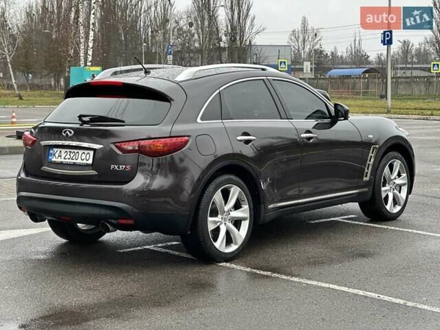Коричневый Инфинити FX 37, объемом двигателя 3.7 л и пробегом 145 тыс. км за 13900 $, фото 4 на Automoto.ua