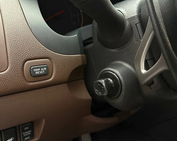 Коричневый Инфинити FX 37, объемом двигателя 3.7 л и пробегом 132 тыс. км за 13700 $, фото 13 на Automoto.ua