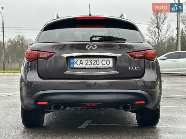Коричневый Инфинити FX 37, объемом двигателя 3.7 л и пробегом 145 тыс. км за 13900 $, фото 5 на Automoto.ua