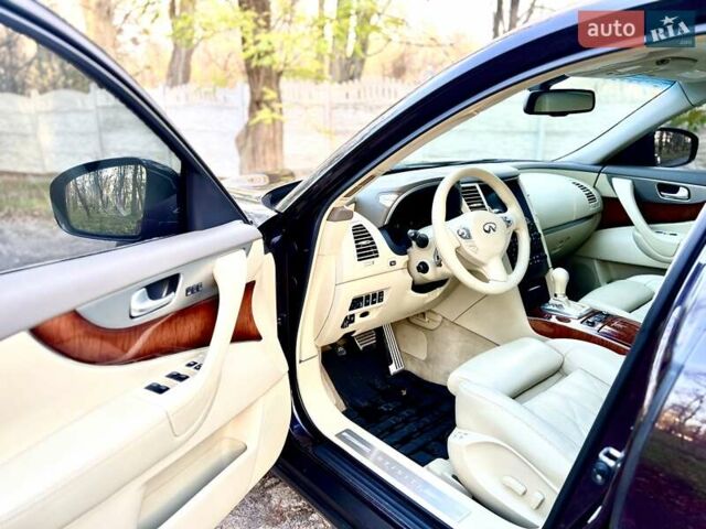 Коричневый Инфинити FX 37, объемом двигателя 3.7 л и пробегом 157 тыс. км за 14500 $, фото 18 на Automoto.ua