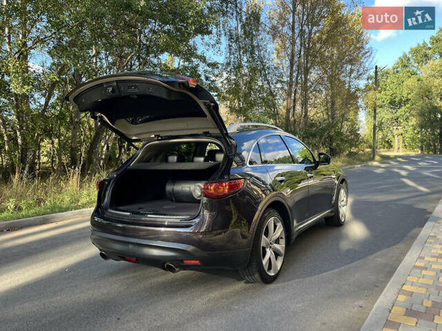 Коричневый Инфинити FX 37, объемом двигателя 3.7 л и пробегом 279 тыс. км за 13500 $, фото 16 на Automoto.ua