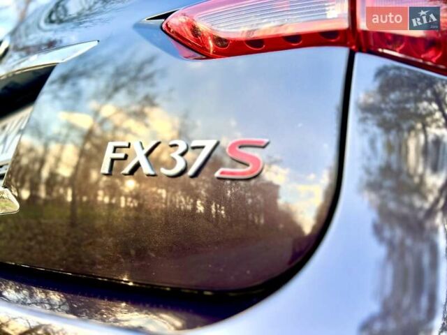 Коричневый Инфинити FX 37, объемом двигателя 3.7 л и пробегом 157 тыс. км за 14500 $, фото 8 на Automoto.ua
