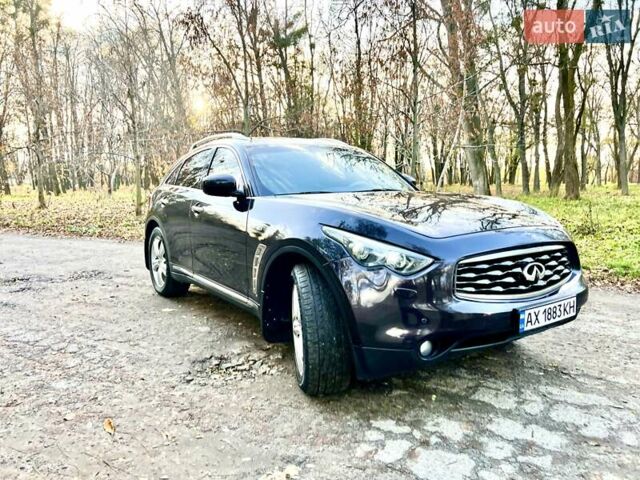 Коричневый Инфинити FX 37, объемом двигателя 3.7 л и пробегом 157 тыс. км за 14500 $, фото 1 на Automoto.ua