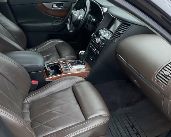 Коричневий Інфініті FX 37, об'ємом двигуна 3.7 л та пробігом 190 тис. км за 17000 $, фото 10 на Automoto.ua