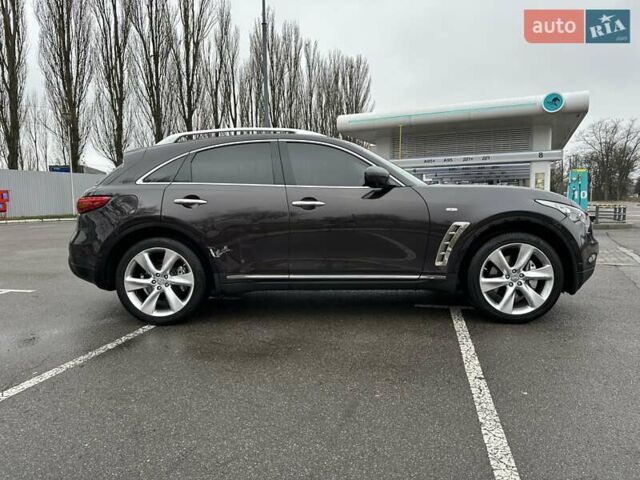 Коричневый Инфинити FX 37, объемом двигателя 3.7 л и пробегом 145 тыс. км за 13900 $, фото 3 на Automoto.ua